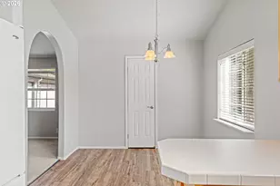 2138 Lynne Dr, North Bend, OR 97459 - Photo 8