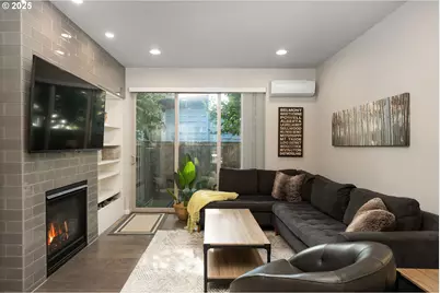 2013 SE Yamhill St, Portland, OR 97214 - Photo 10