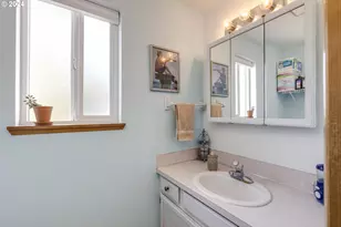 515 SE Palmer Ln, Dayton, OR 97114 - Photo 10