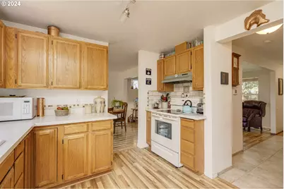 515 SE Palmer Ln, Dayton, OR 97114 - Photo 8