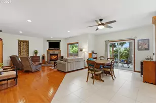 1616 SE 87th Ave, Portland, OR 97216 - Photo 2