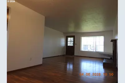 1415 Thompson Rd, Woodburn, OR 97071 - Photo 6