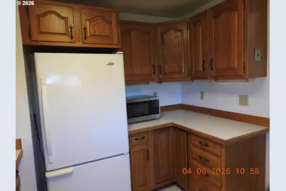 1415 Thompson Rd, Woodburn, OR 97071 - Photo 16