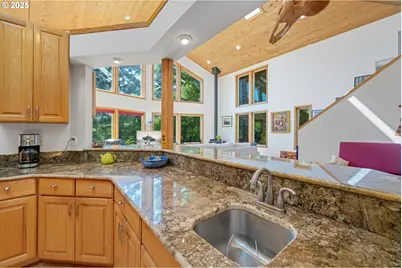 88600 Trout Pond Ln, Bandon, OR 97411 - Photo 16