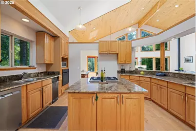 88600 Trout Pond Ln, Bandon, OR 97411 - Photo 14