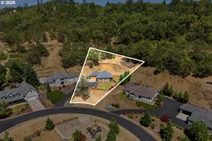 1795 NE Rocky Dr, Roseburg, OR 97470 - Photo 32