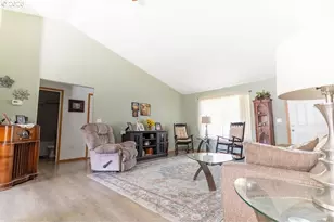 2910 Misty Ave, La Grande, OR 97850 - Photo 4