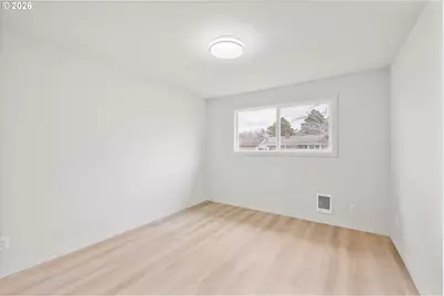 1409 31st Ave, Longview, WA 98632 - Photo 4