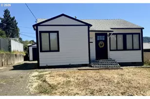727 NE Jackson St, Roseburg, OR 97470 - Photo 2