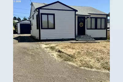727 NE Jackson St, Roseburg, OR 97470 - Photo 1