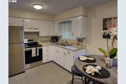 701 NE Church Pl, White Salmon, WA 98672 - Photo 2