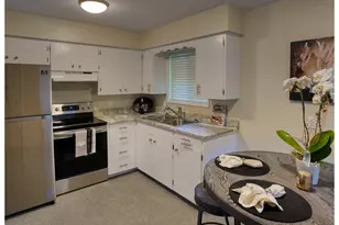 701 NE Church Pl, White Salmon, WA 98672 - Photo 2
