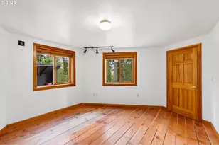 29051 Fox Hollow Rd, Eugene, OR 97405 - Photo 20