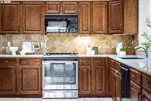 13215 SW 31st St, Beaverton, OR 97008 - Photo 14