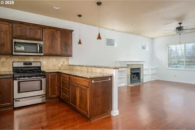 17550 SW Vanguard Ln, Beaverton, OR 97007 - Photo 16