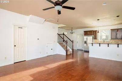 17550 SW Vanguard Ln, Beaverton, OR 97007 - Photo 6