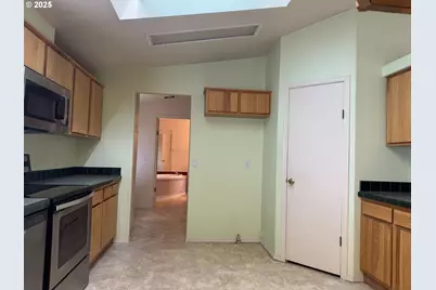 145 River Rd, Junction City, OR 97448 - Photo 18