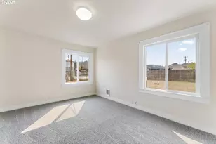 643 SE Parrott St, Roseburg, OR 97470 - Photo 12