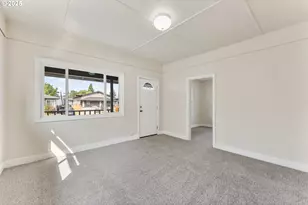 643 SE Parrott St, Roseburg, OR 97470 - Photo 4