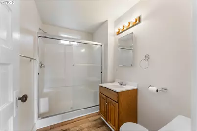 643 SE Parrott St, Roseburg, OR 97470 - Photo 14