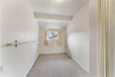 643 SE Parrott St, Roseburg, OR 97470 - Photo 24