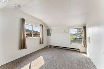 643 SE Parrott St, Roseburg, OR 97470 - Photo 20