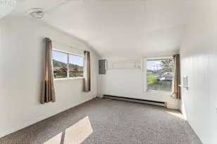 643 SE Parrott St, Roseburg, OR 97470 - Photo 20