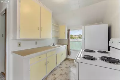 643 SE Parrott St, Roseburg, OR 97470 - Photo 22