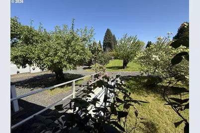373 Hayhurst Rd, Yoncalla, OR 97499 - Photo 18