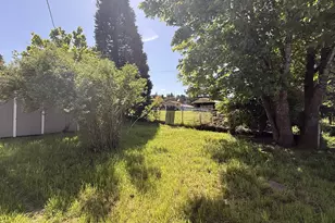 373 Hayhurst Rd, Yoncalla, OR 97499 - Photo 32