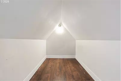 325 NW 2nd Ave, Kelso, WA 98626 - Photo 16