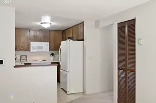 2883 Timberline Dr, Eugene, OR 97405 - Photo 14