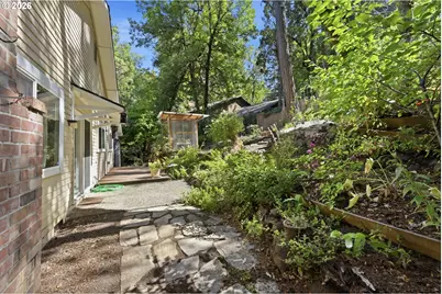 2883 Timberline Dr, Eugene, OR 97405 - Photo 30
