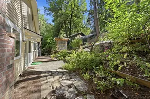 2883 Timberline Dr, Eugene, OR 97405 - Photo 30