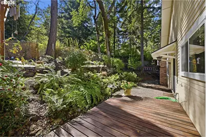 2883 Timberline Dr, Eugene, OR 97405 - Photo 32