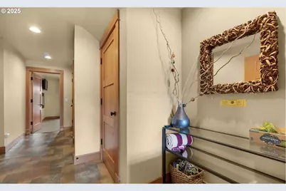 132 E Surfcrest Ave, Cannon Beach, OR 97110 - Photo 4