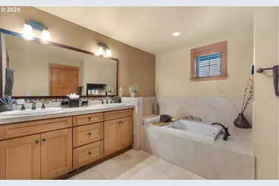 132 E Surfcrest Ave, Cannon Beach, OR 97110 - Photo 24