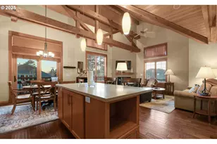 132 E Surfcrest Ave, Cannon Beach, OR 97110 - Photo 10