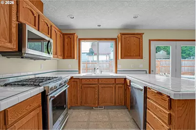 1802 NW Bella Vista Ave, Gresham, OR 97030 - Photo 10