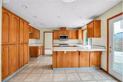 1802 NW Bella Vista Ave, Gresham, OR 97030 - Photo 12