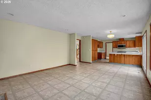1802 NW Bella Vista Ave, Gresham, OR 97030 - Photo 16