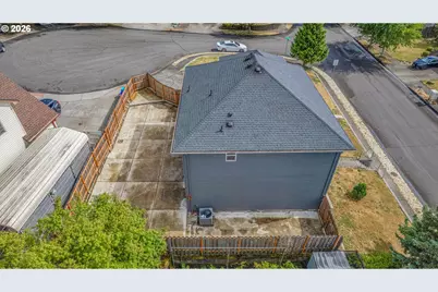 1802 NW Bella Vista Ave, Gresham, OR 97030 - Photo 38