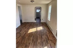 220 NE 3rd St, Hermiston, OR 97838 - Photo 2