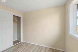351 40th St, Springfield, OR 97478 - Photo 10