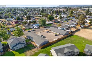 351 40th St, Springfield, OR 97478 - Photo 20