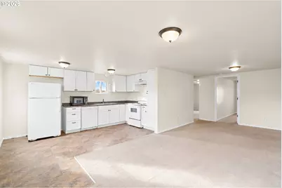 709 SW 16th St, Pendleton, OR 97801 - Photo 2