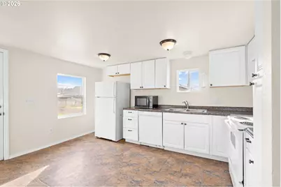 709 SW 16th St, Pendleton, OR 97801 - Photo 4