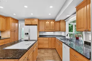 725 Carrera Ln, Lake Oswego, OR 97034 - Photo 10