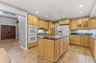 725 Carrera Ln, Lake Oswego, OR 97034 - Photo 12