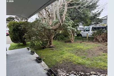 870 SW 12th St, Bandon, OR 97411 - Photo 2